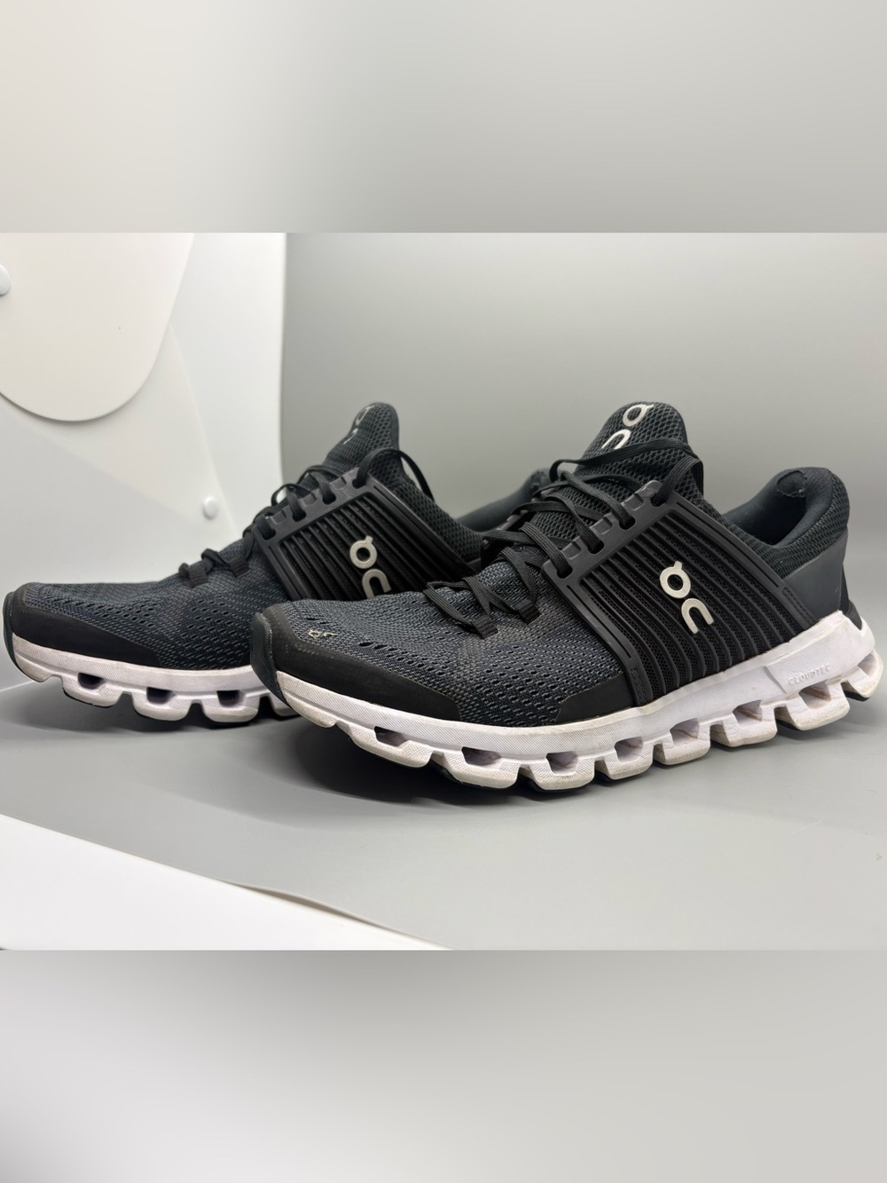 On Running Women's Cloudswift Athletic Shoes - Black/White - Picture 4 of 6
